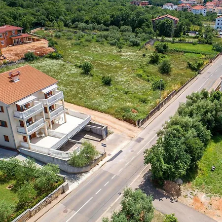 Guest house Apartments Rina 4*