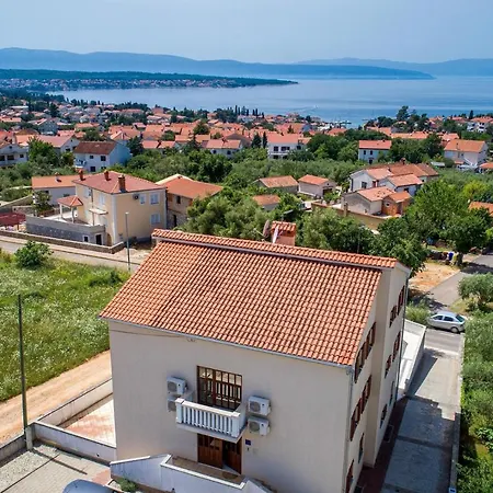 Guest house Apartments Rina Malinska
