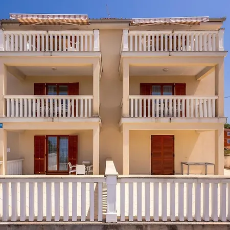 Apartments Rina Guest house