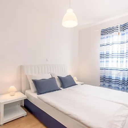 Apartments Rina Guest house Malinska