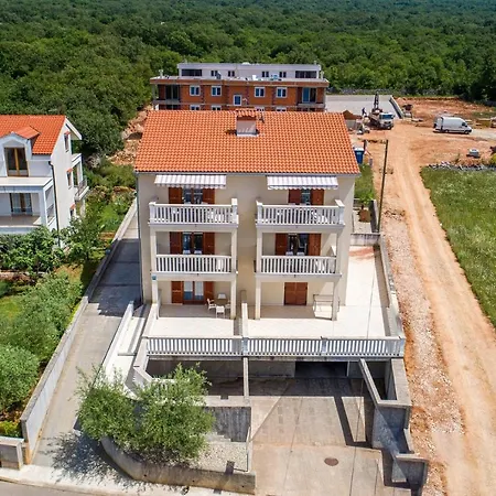 Apartments Rina Malinska