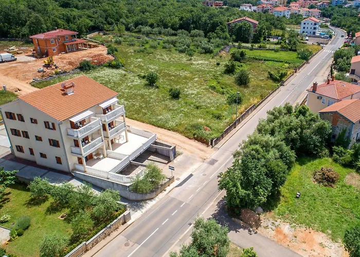 Guest house Apartments Rina 4*