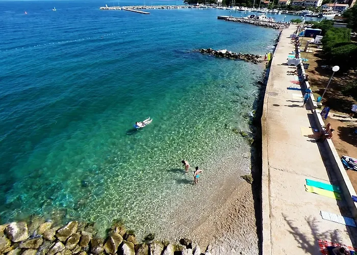 Guest house Apartments Rina Malinska