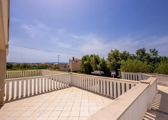 Apartments Rina Guest house Malinska