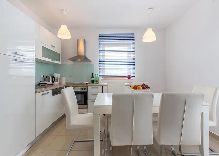 Apartments Rina Guest house 4*